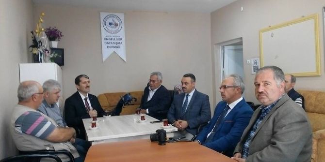 Bozüyük Müftüsü Selami Bağcı, Engelliler Derneğini Ziyaret Etti