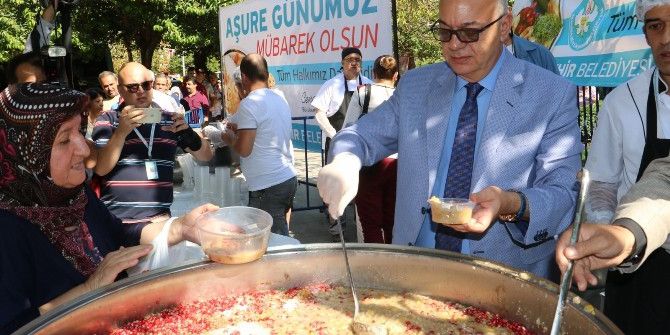 Manisa Büyükşehir’den 5 Bin Kişilik Aşure Hayrı