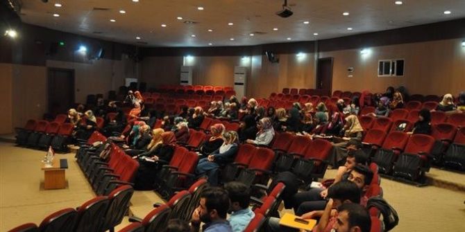 Müftü Kulaz, Üniversite Öğrencileri İle Konferansta Buluştu