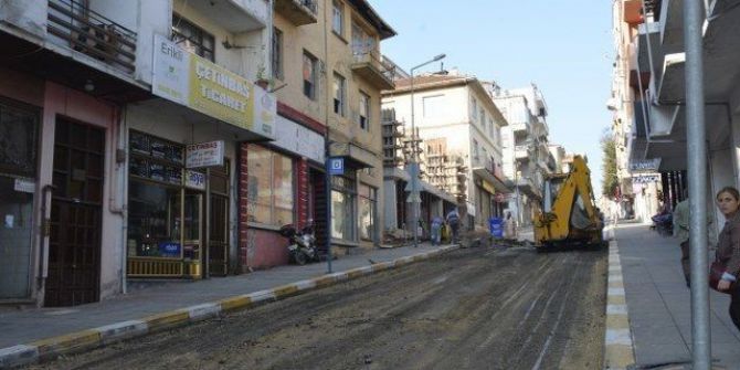 Başkan Yardımcısı Direk,’’asfaltlama Çalışmalarımız Sürecek’’