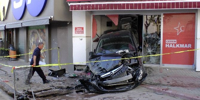 Fireni Boşalan Kamyon 7 Aracı Biçti: 1 Çocuk Hafif Yaralandı