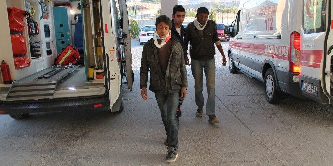 Tarım İşçilerini Taşıyan Minibüs Takla Attı: 13 Yaralı