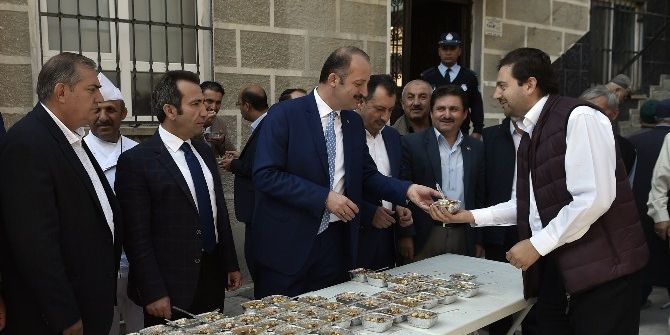 Mamak Belediyesi’nden Aşure İkramı