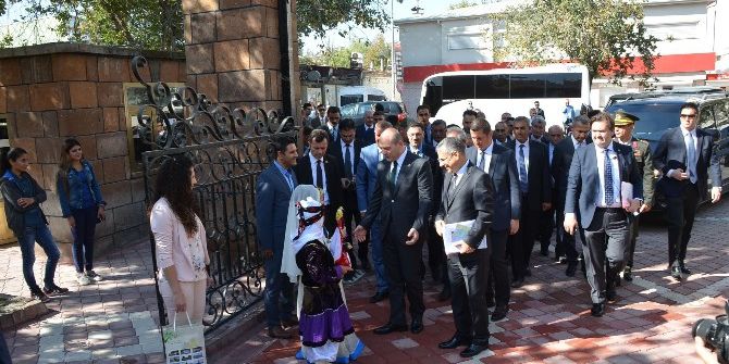 İçişleri Bakanı Soylu’dan Canlı Bombaların Kendilerini Patlatmasıyla İlgili Açıklama: