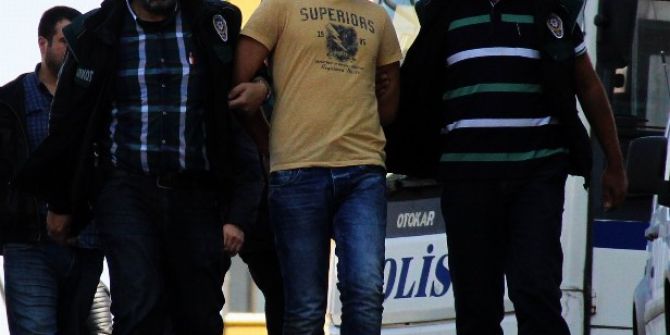 Hollanda’dan Kargo İle Uyuşturucu Ticareti Yapan Şahıs Adliyeye Çıkarıldı