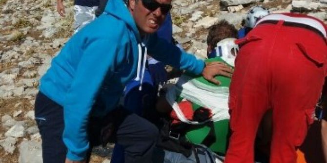 Alman Paraşütçü 50 Metreden Yere Çakıldı