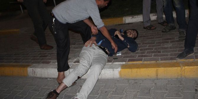 Motosiklet Sürücüsü, Çarptığı Suriyeli Genci Yolun Ortasında Bıraktı