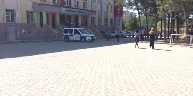 Başkasının Adına Sınava Girmek İsteyen 10 Kişi Gözaltına Alındı