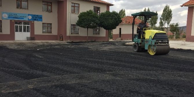 Sorgun Şehit Şuayip Çalışkan İlkokulu Bahçesi Asfaltlandı
