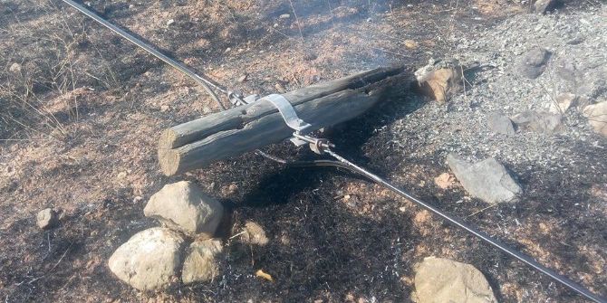 Anızla Birlikte Telefon Direkleride Yandı