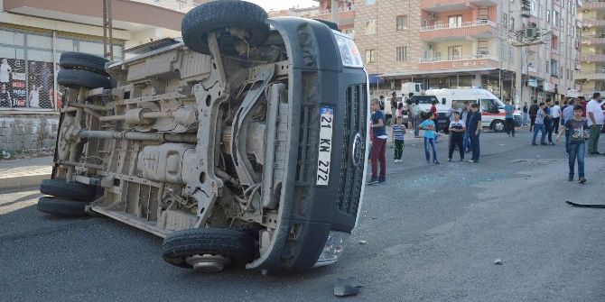 Diyarbakır’da Trafik Kazası: 5 Yaralı