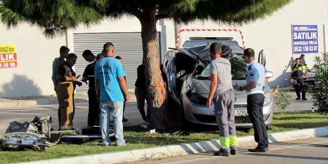 Çeşme’deki Trafik Kazasında 2 Kişi Ağır Yaralandı
