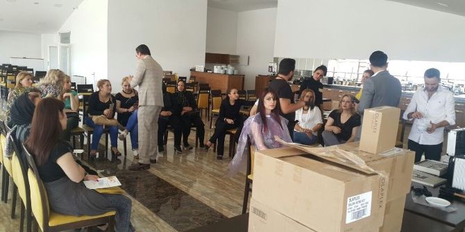 İranlı Kuaförlere Güzellik Eğitimi