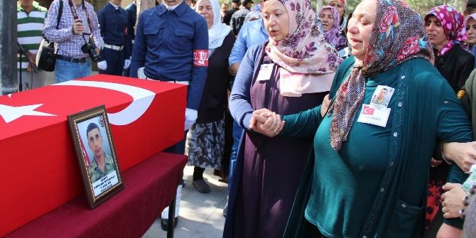 Şehit Sözleşmeli Er Hamamcı Son Yolculuğuna Uğurlanıyor