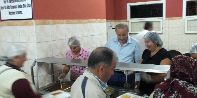 Didim Cemevinde Muharrem Ayı Yemeği