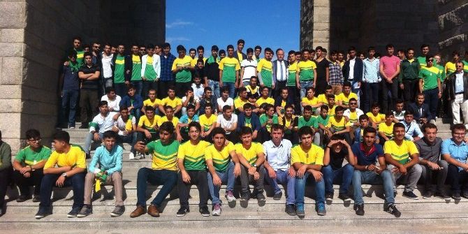 Şanlıurfalı Lise Öğrencilerinden Çanakkale’de Anlamlı Mesaj