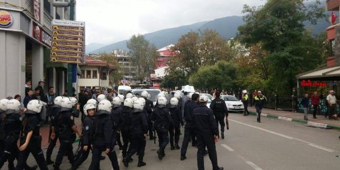 Bursa’da İzinsiz Gösteriye Polis Müdahalesi: 36 Gözaltı