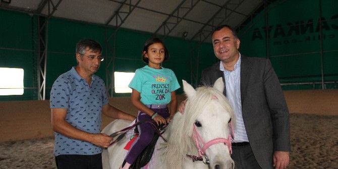 Miniklerin Heyecanla Beklediği ’Pony Park’ Açıldı