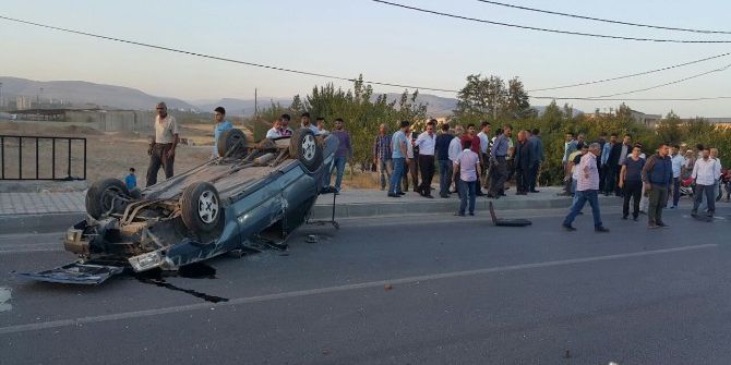 Adıyaman’da Otomobil Takla Attı: 2 Yaralı