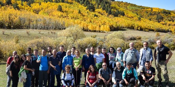 Gümüşhaneli Dağcılardan Güzyurdu Köyüne ‘Güz’ Yürüyüşü