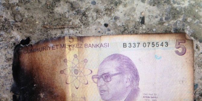 94 Bin Tl’yi Ateşe Verip Yaktı