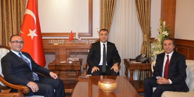 Karayolları Genel Müdürü Kartal Vali Toprak’ı Ziyaret Etti