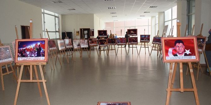 Öğrencilerden 15 Temmuz Şehitleri Anısına Fotoğraf Sergisi