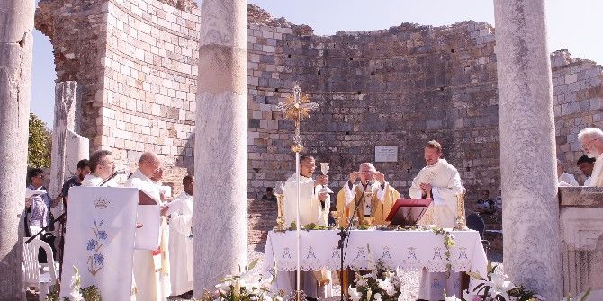 Hristiyanların Bayramı Meryem Ana Kilisesi’nde Kutlandı