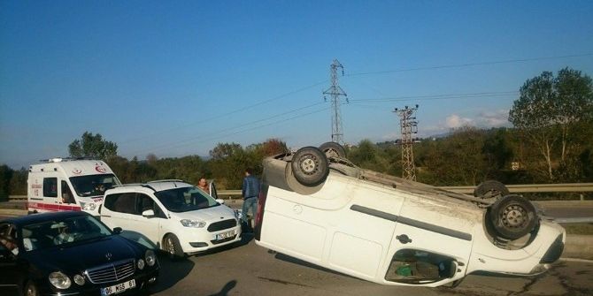 Bartın’da Kontrolden Çıkan Araç Takla Attı