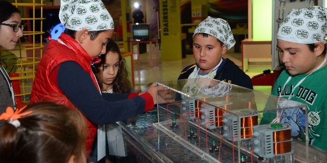 2 Bin Atık Pet Şişeden Araba Yaptılar