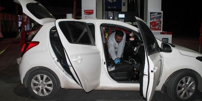 Emlakçı Kadın, Benzinlikte Tabancayla Kendini Vurdu