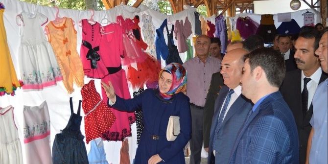 İvrindili Kadınlar Çocuk Elbisesi Dikimini Öğrendi