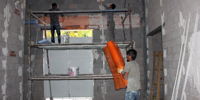 Yılmaz Güney Sahnesi Hızla Yükseliyor