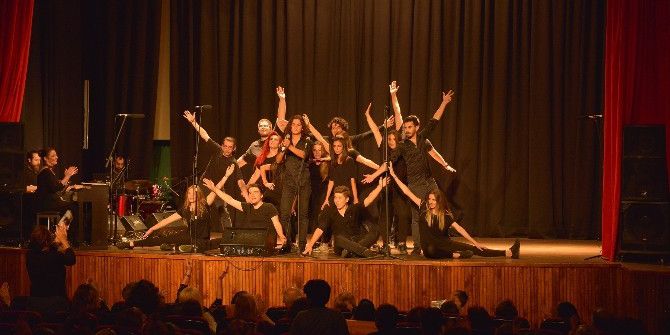 Gençlerden ’90’lar Türkçe Pop Konseri’