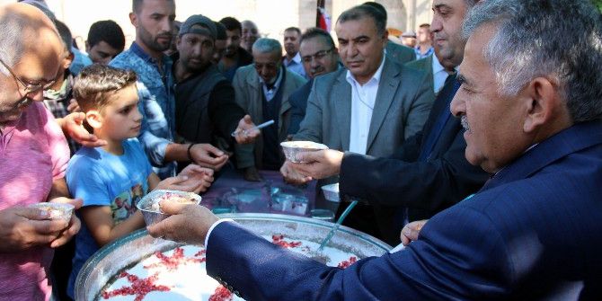 Melikgazi Belediyesi’nden Aşure İkramı