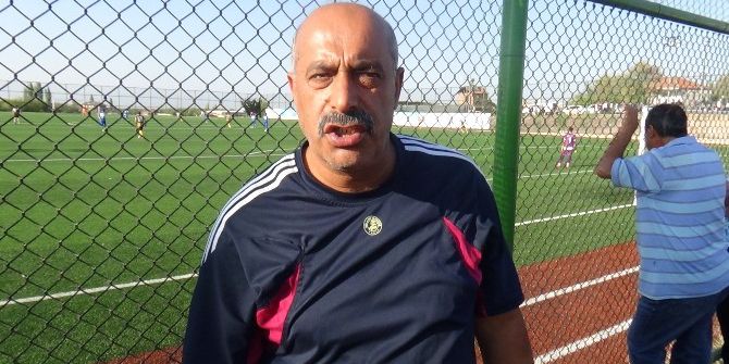 Taraftar Maçı Çöplerin İçinde İzledi