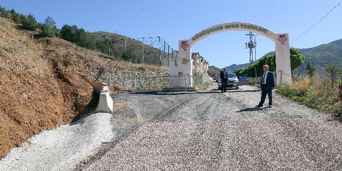 Gümüşhanespor Tesislerinin Yolu Asfaltlandı