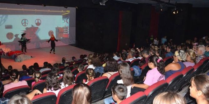 Belediye Tiyatrosu Yeni Sezondaki İlk Oyununu Sahneledi
