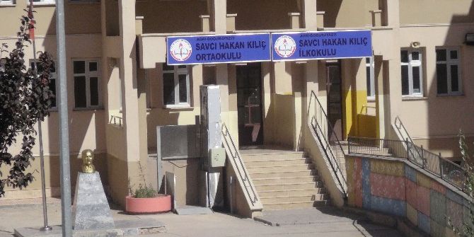 Sandviçten Zehirlendiği İddia Edilen Öğrenci Öldü