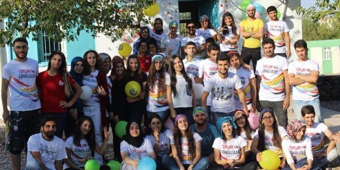 Dicle Üniversitesi Öğrencilerinden Örnek Davranış