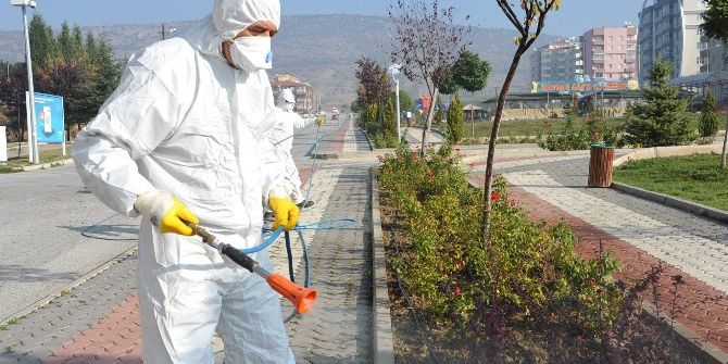 Bozüyük’te Parklarda İlaçlama
