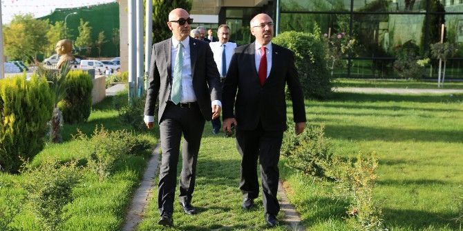 İstanbul Üniversitesinden Hkü’ye Ziyaret