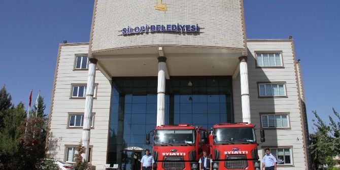 Silopi Belediyesi’ne 2 Yeni İtfaiye Aracı