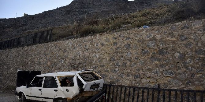 Gümüşhane’de Otomobil Duvardan Düştü: 4 Yaralı