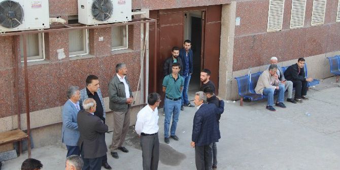 Pkk’lı Teröristlerin Öldürdüğü Ak Parti İlçe Başkanının Cenazesi Diyarbakır’a Getirildi