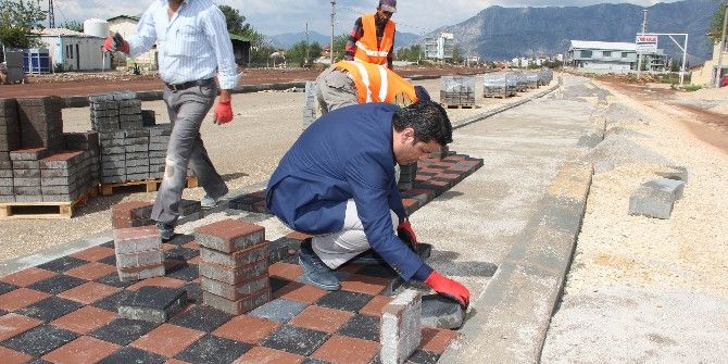 Döşemealtı Belediyesi 2.5 Yılda 365 Kilometre Yol Açtı