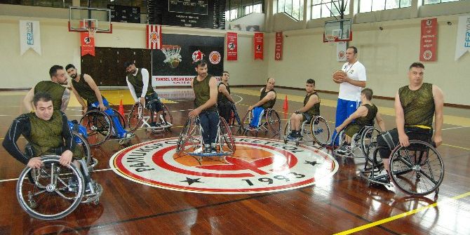 Büyükşehir Gaziantepspor, İstanbul’da Kampa Girdi