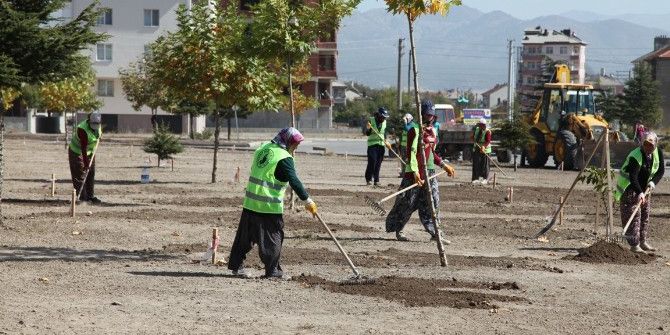 Seydişehir Belediyesi Yol Düzenleme Çalışmalarına Devam Ediyor