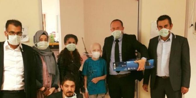 Eskişehir Ülkü Ocakları Yöneticileri Esogü Çocuk Hemotoloji Onkoloji Servisini Ziyaret Etti