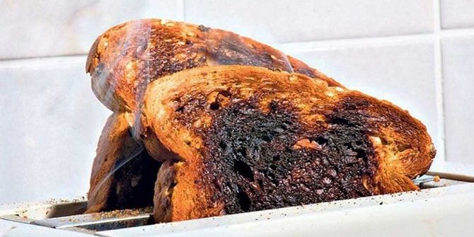 Doç. Dr. Oğuz Özyaral: "Yanık Yemek Kansere Davetiye Çıkarıyor"